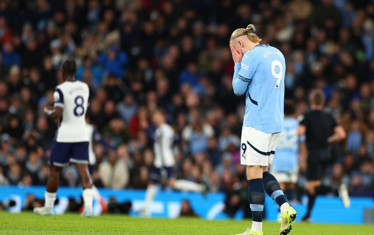 开云平台-包含尤文图斯后防线频现失误，球队遭遇连败的词条