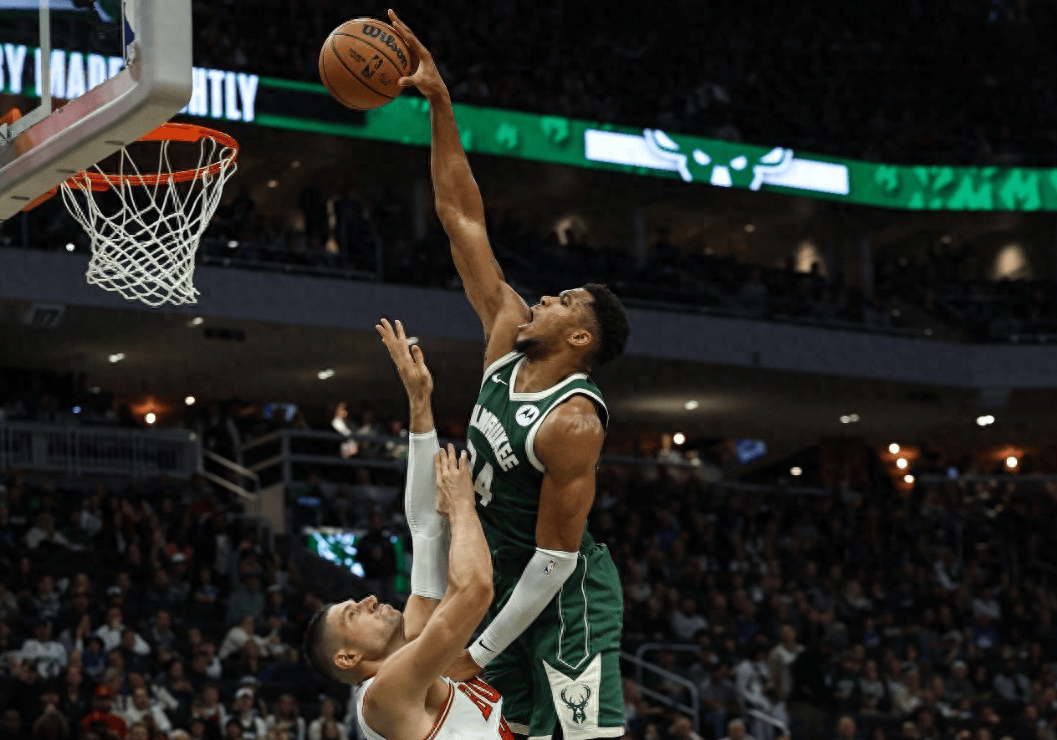 雄鹿主场击败雷霆，继续领跑东部