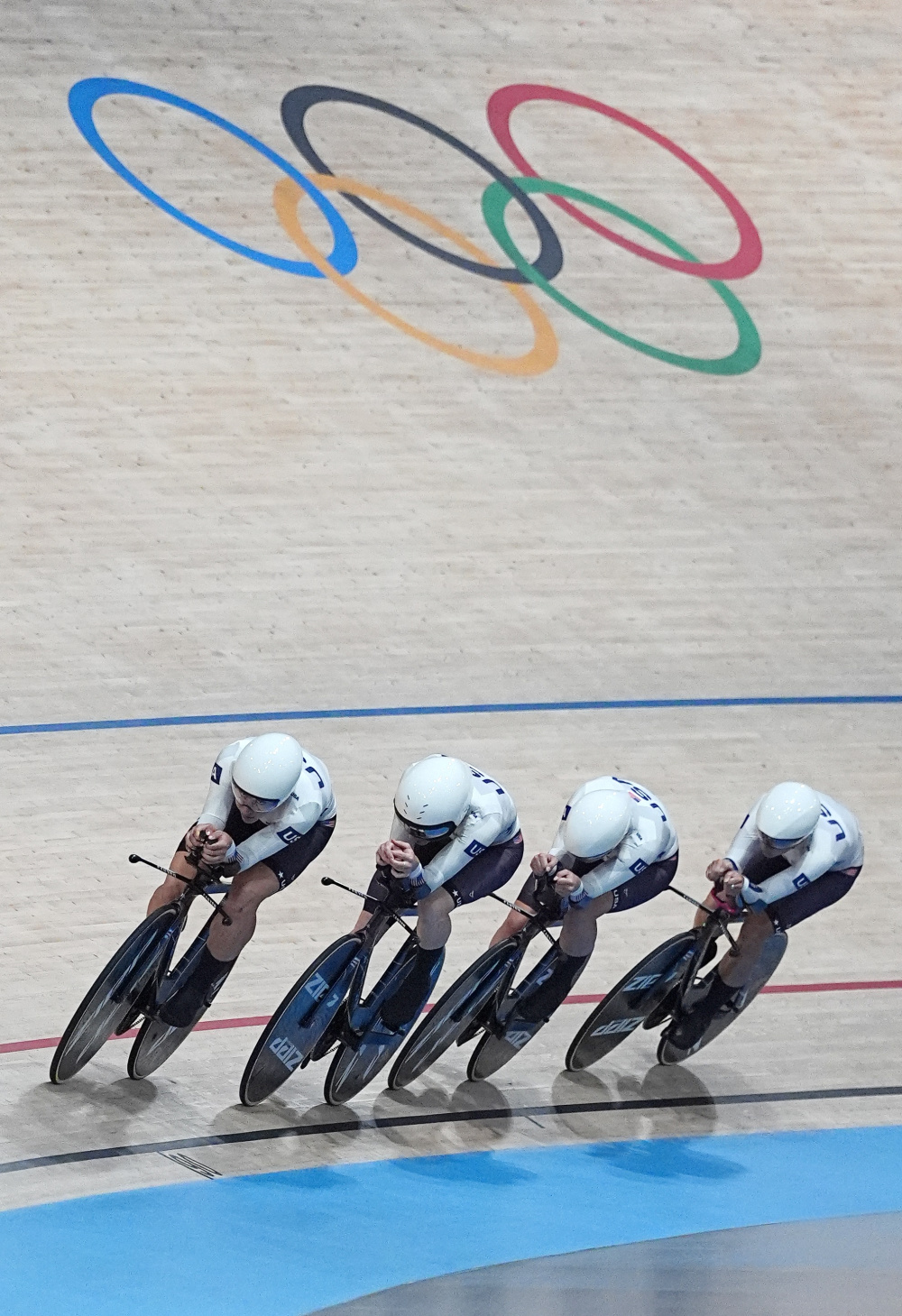 开云sport-包含自行车赛道上的挑战，英国选手突围获胜的词条