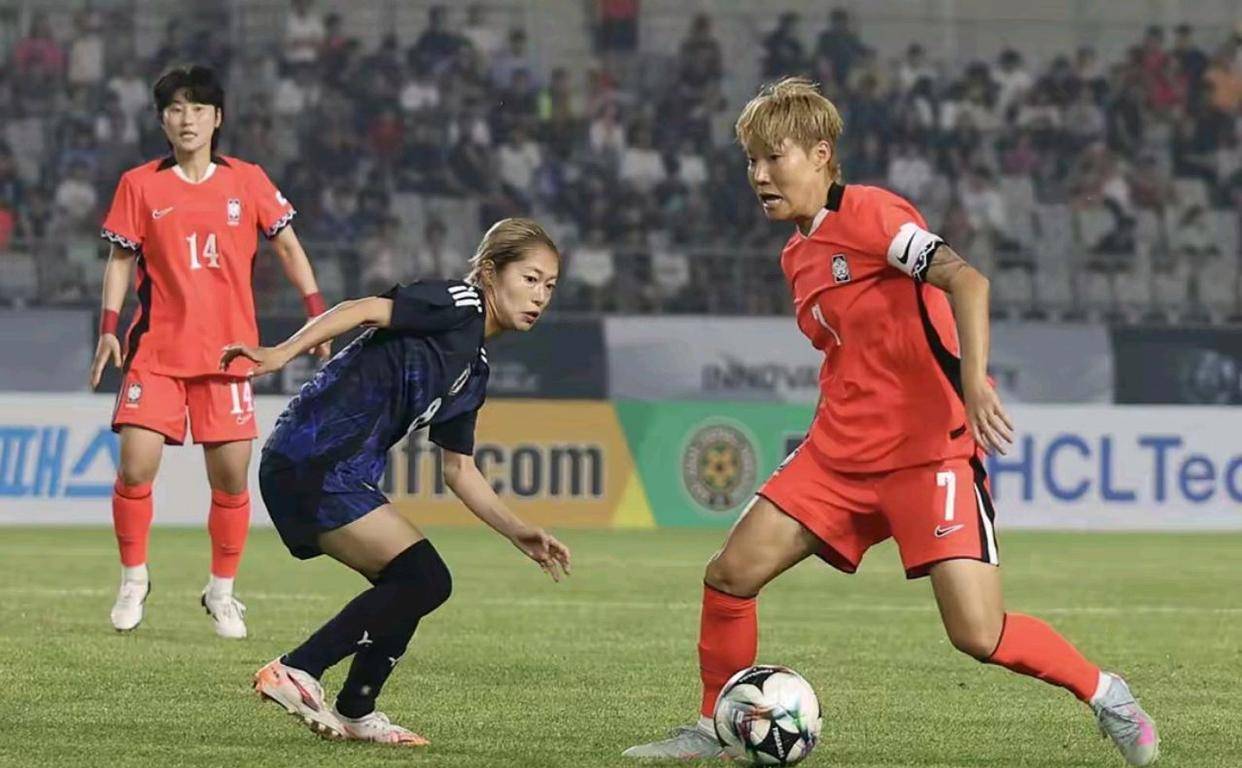 韩国女足比赛中，泰国队表现出色