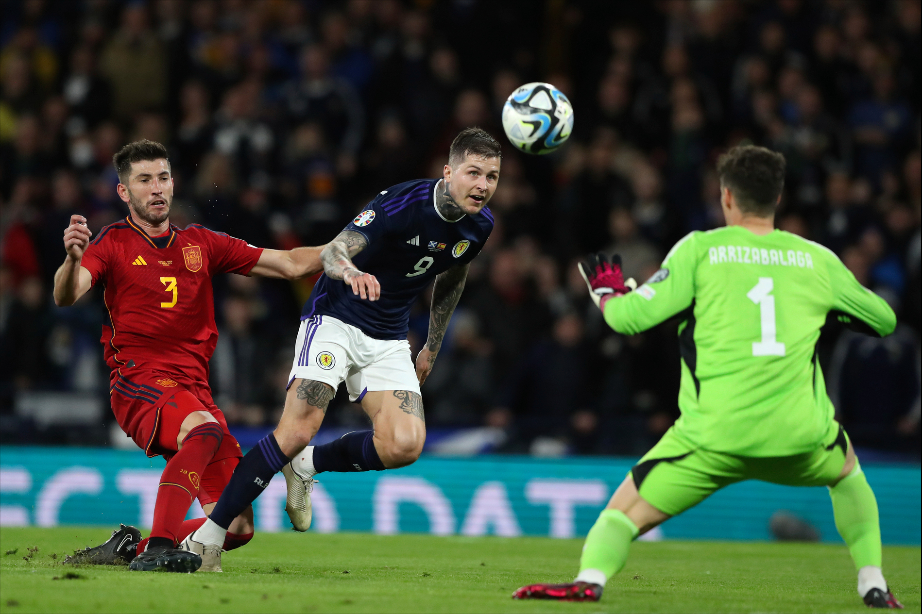 开云-欧洲国家队之间的激烈角逐掀起热潮