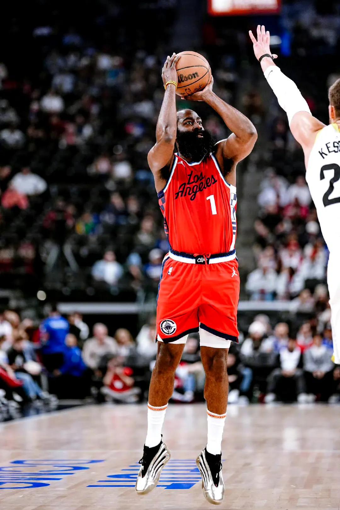 火箭耀世巨星！哈登再度狂砍+分