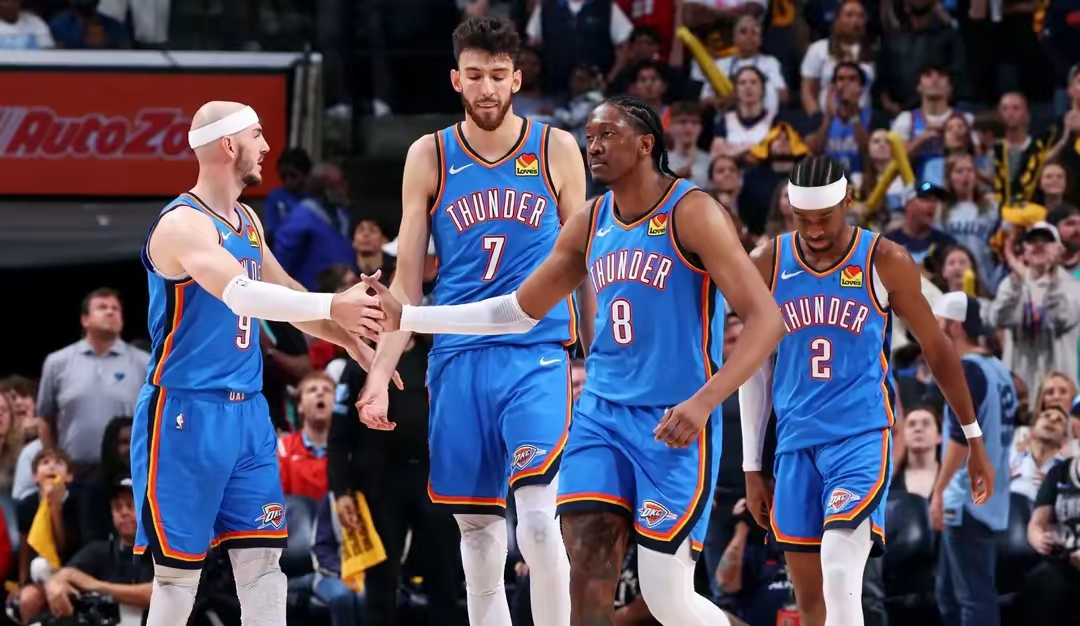 开云体育app-梅赛德斯险胜威廉姆斯，汉密尔顿扛起全队