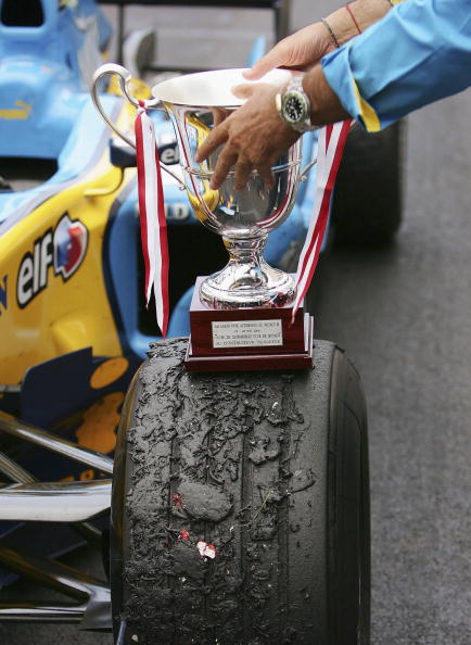 开云-雷诺车队鏖战哈斯车队，阿隆索扛起全队