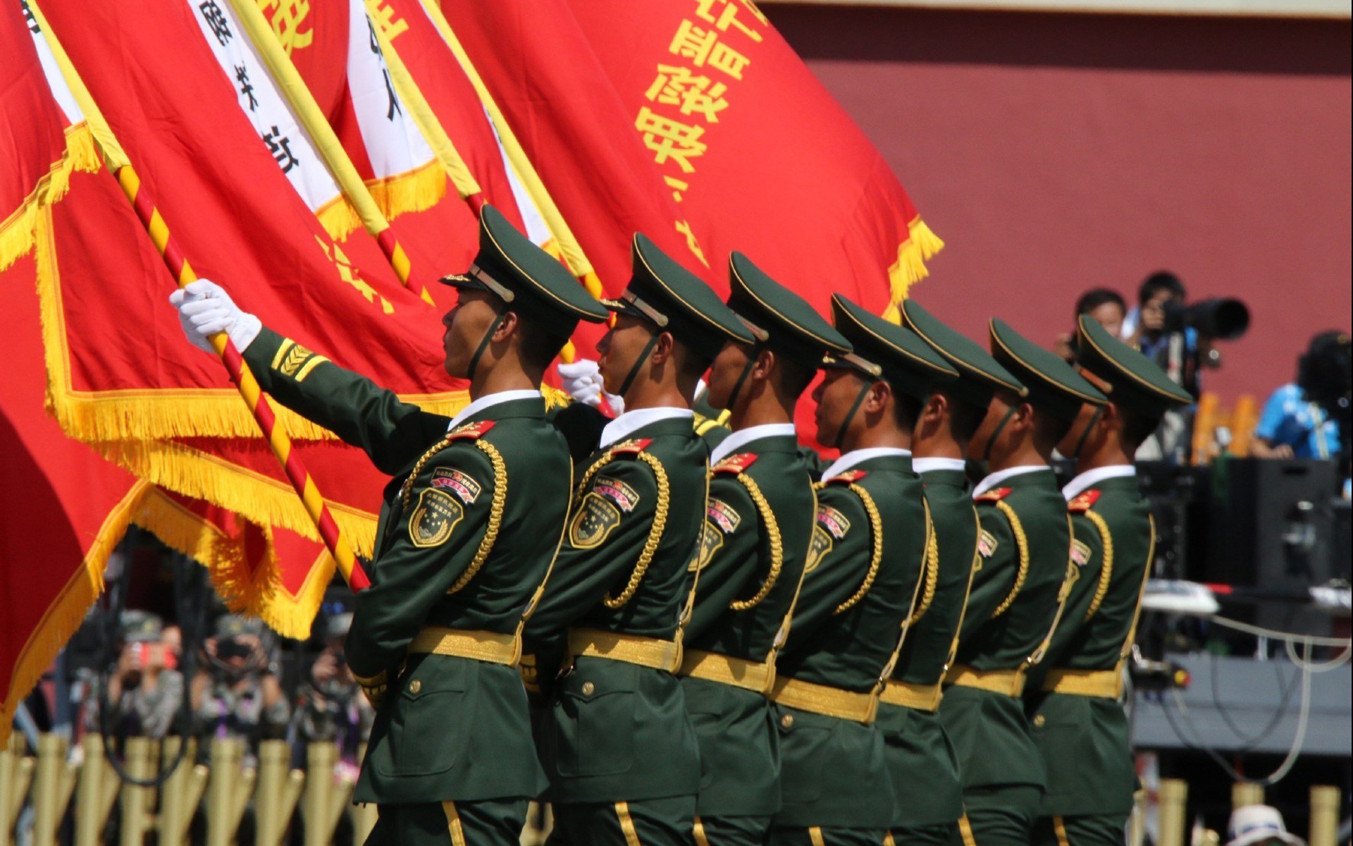 双星主场全面碾压,快船击溃广厦,切特30分盛宴尽显中锋暴走