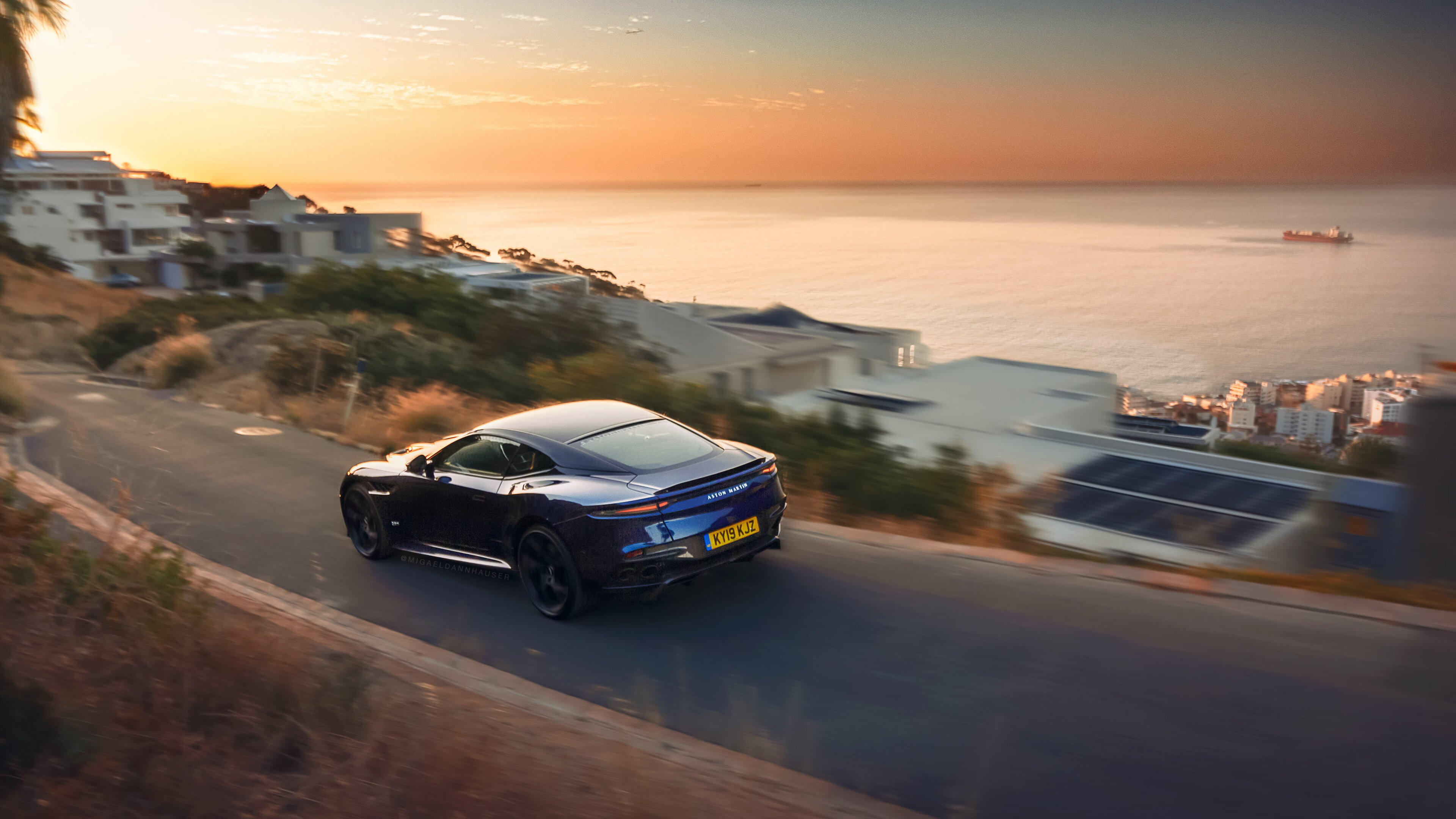 开云体育官网-76人内线筑起叹息之墙,恩比德70分18篮板的史诗之夜,让汽车城陷入沉寂