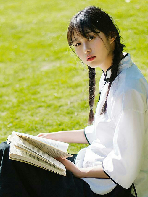 开云体育-银黑军团对话东方明珠，拉文闪耀跨越太平洋的篮球之桥