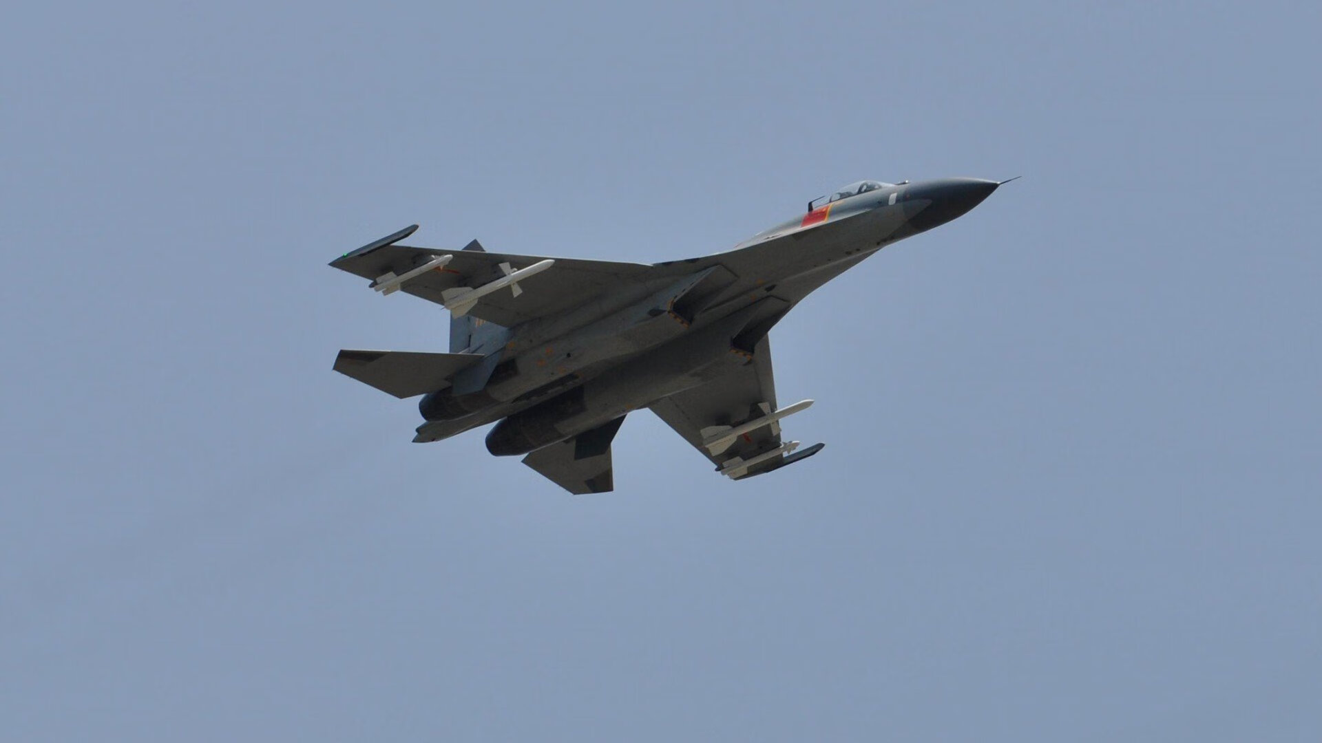 开云官网-引擎的嘶吼是他的前奏，当杰伦·格林用旋律统治了F1街道赛之夜