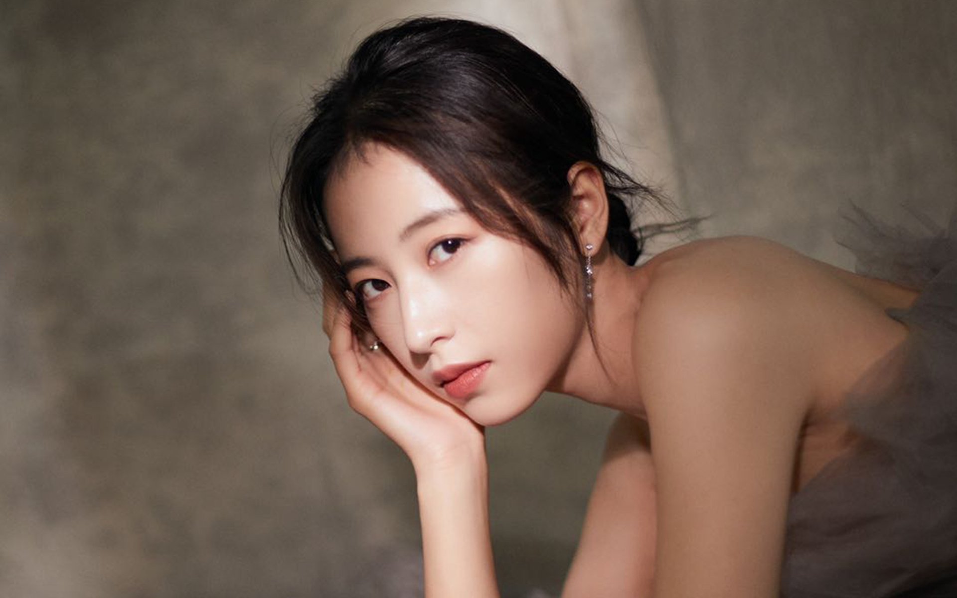 新王登基与旧秩序崩塌，足球世界的新陈代谢之夜